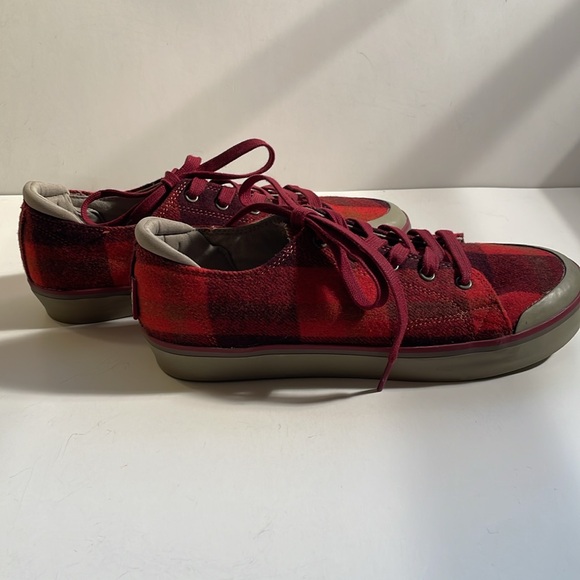 Keen NWOT Wool Fleece Plaid Elsa Sneaker - Picture 2 of 4